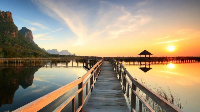 必威公司：尝试新颖的彩色颗粒材质打造塑胶跑道风格